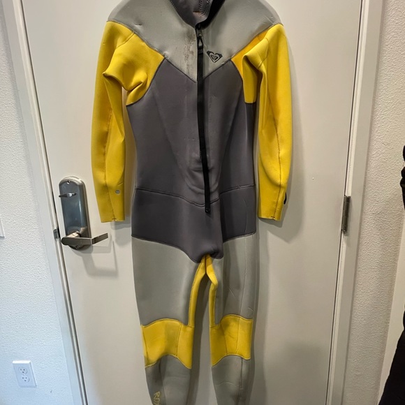 Roxy Hydrosheild Wetsuit 2mm Size 4 - Picture 2 of 5